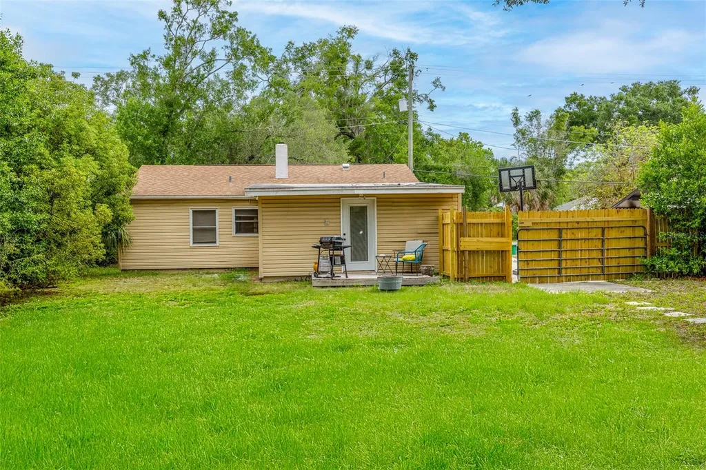 1209 E North Street Tampa FL 33604