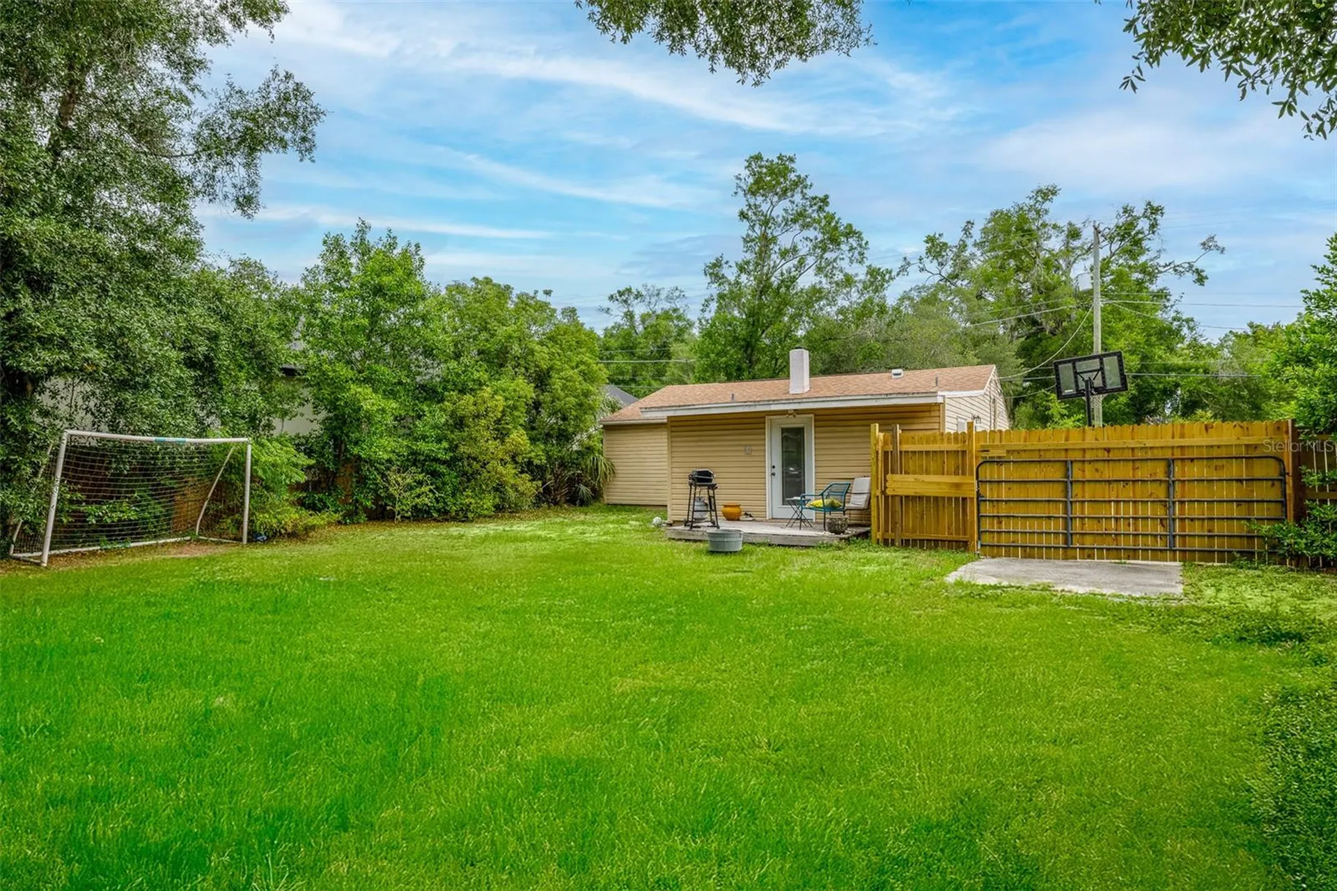 1209 E North Street Tampa FL 33604
