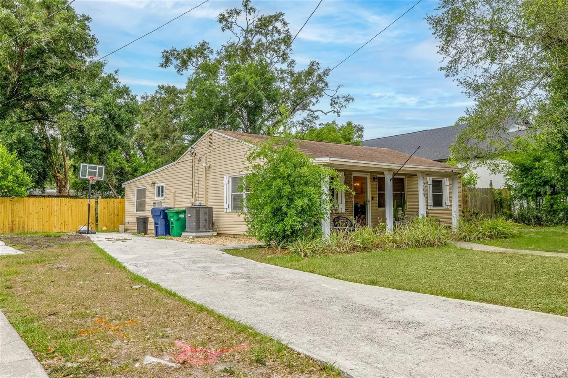 1209 E North Street Tampa FL 33604