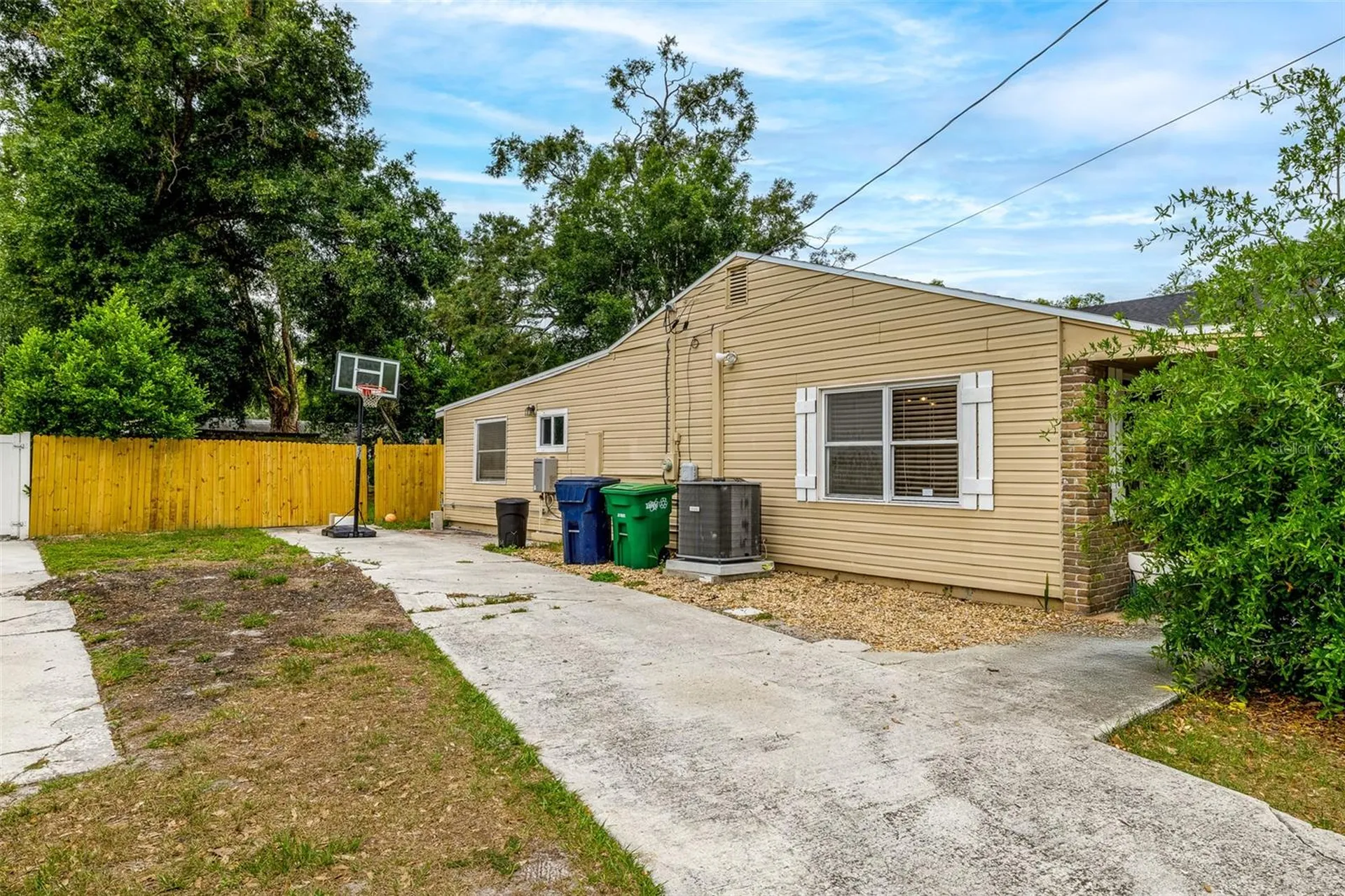 1209 E North Street Tampa FL 33604