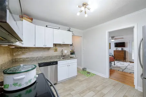 1209 E North Street Tampa FL 33604