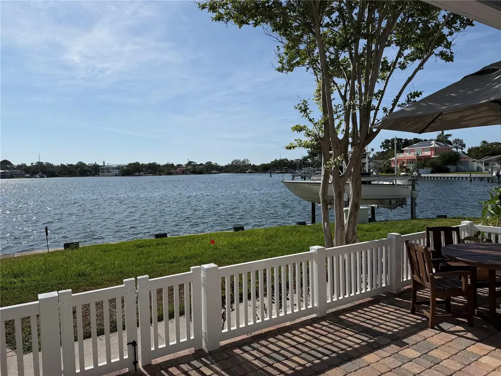 5001 Starfish Drive SE St Petersburg FL 33705