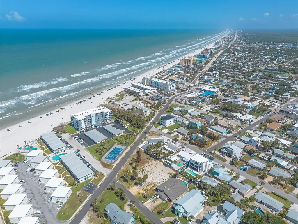 327 Due East Street New Smyrna Beach FL 32169