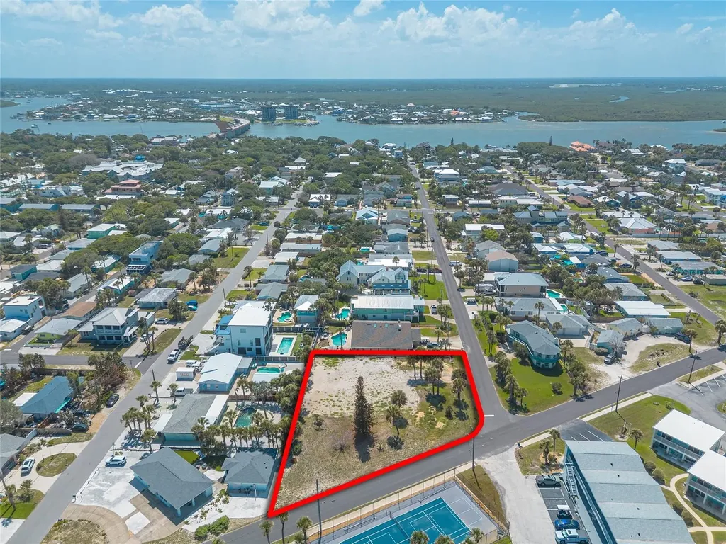 327 Due East Street New Smyrna Beach FL 32169