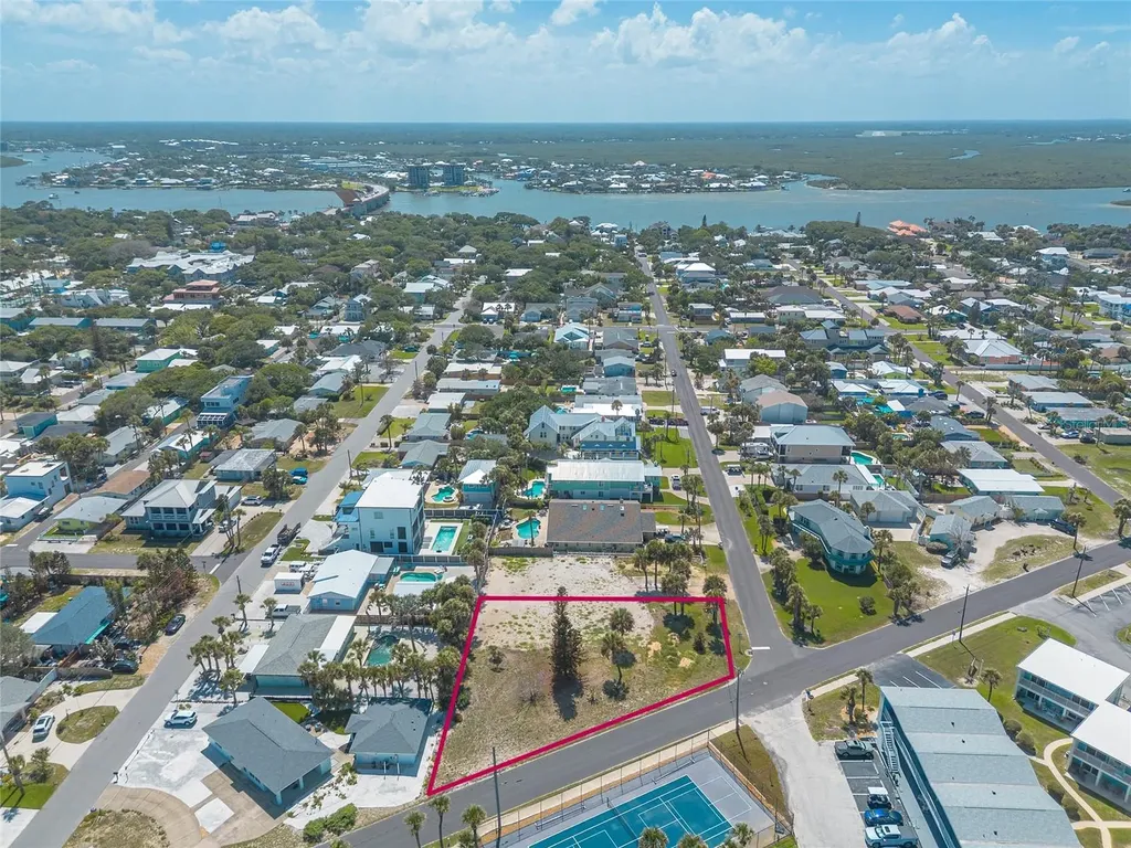 327 Due East Street New Smyrna Beach FL 32169