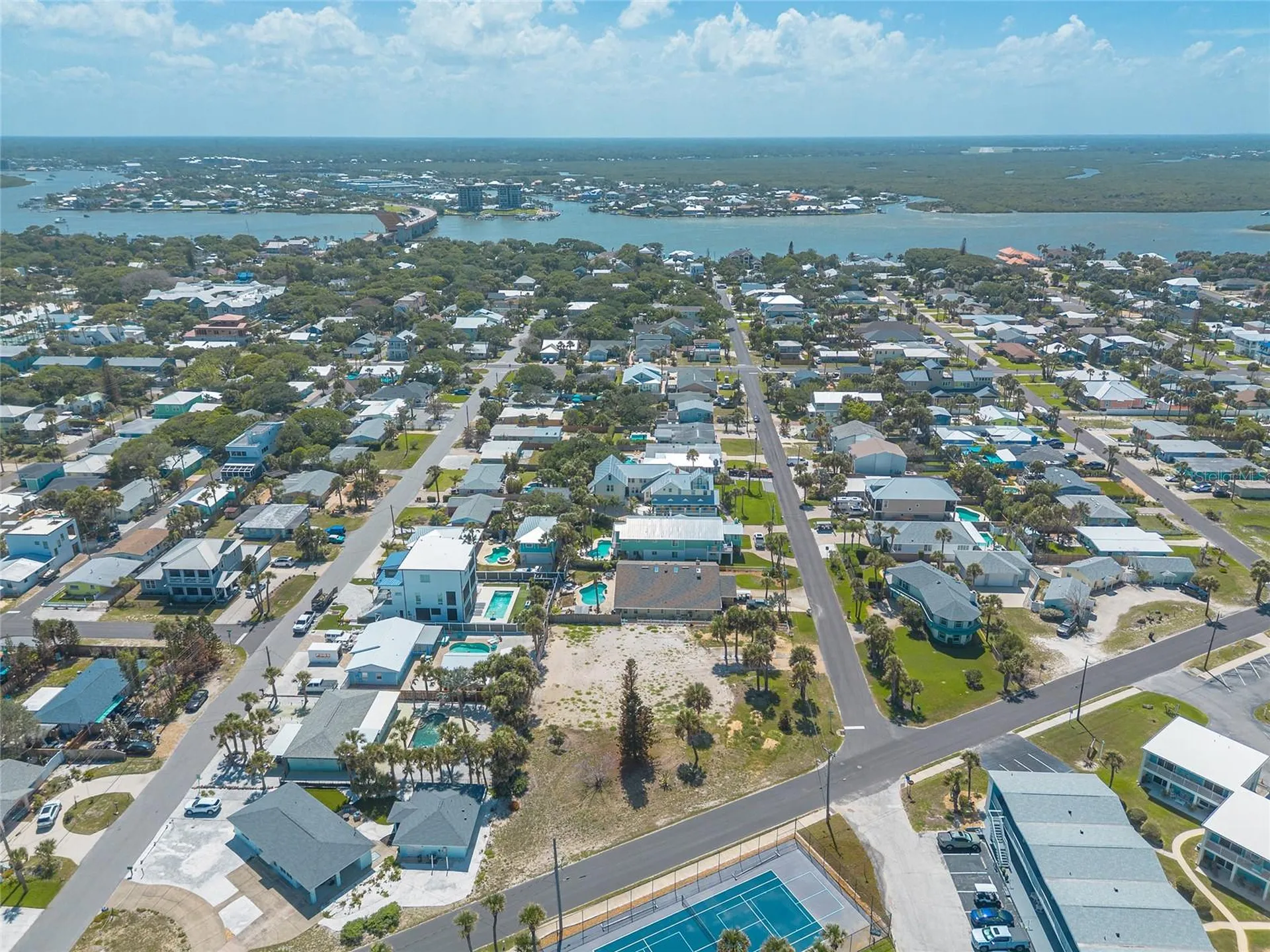 327 Due East Street New Smyrna Beach FL 32169
