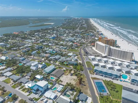 327 Due East Street New Smyrna Beach FL 32169