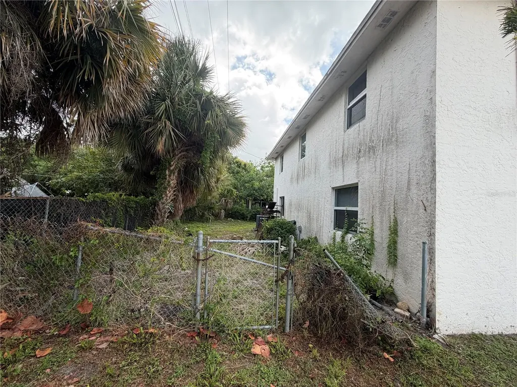 1481 7th Street West Palm Beach FL 33401