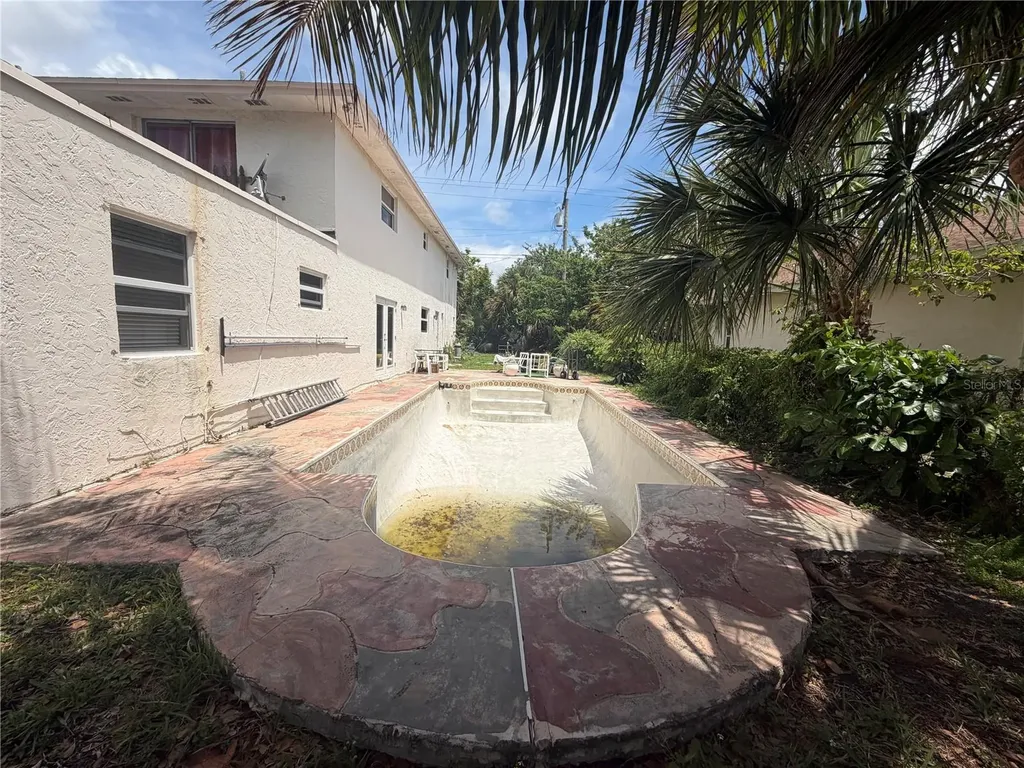 1481 7th Street West Palm Beach FL 33401