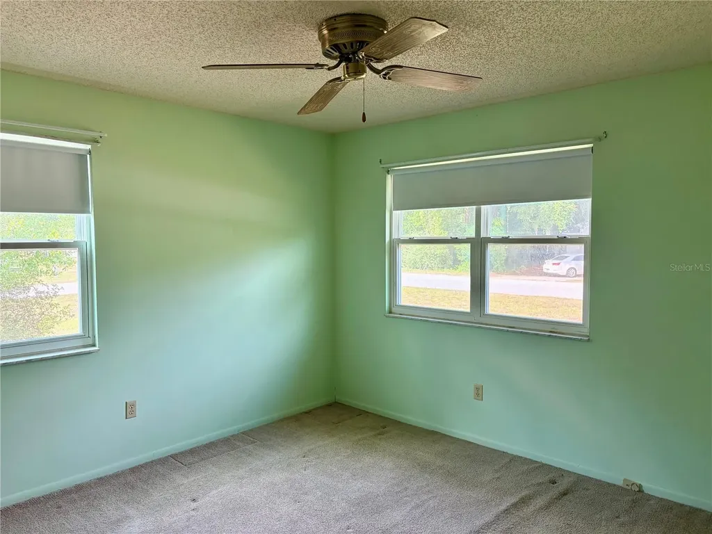 6105 NW 57th Court Ocala FL 34482