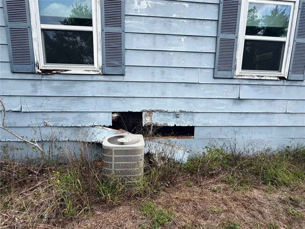6105 NW 57th Court Ocala FL 34482