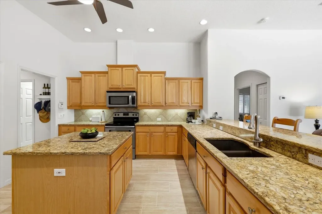 10010 Cherry Hills Avenue Circle Bradenton FL 34202