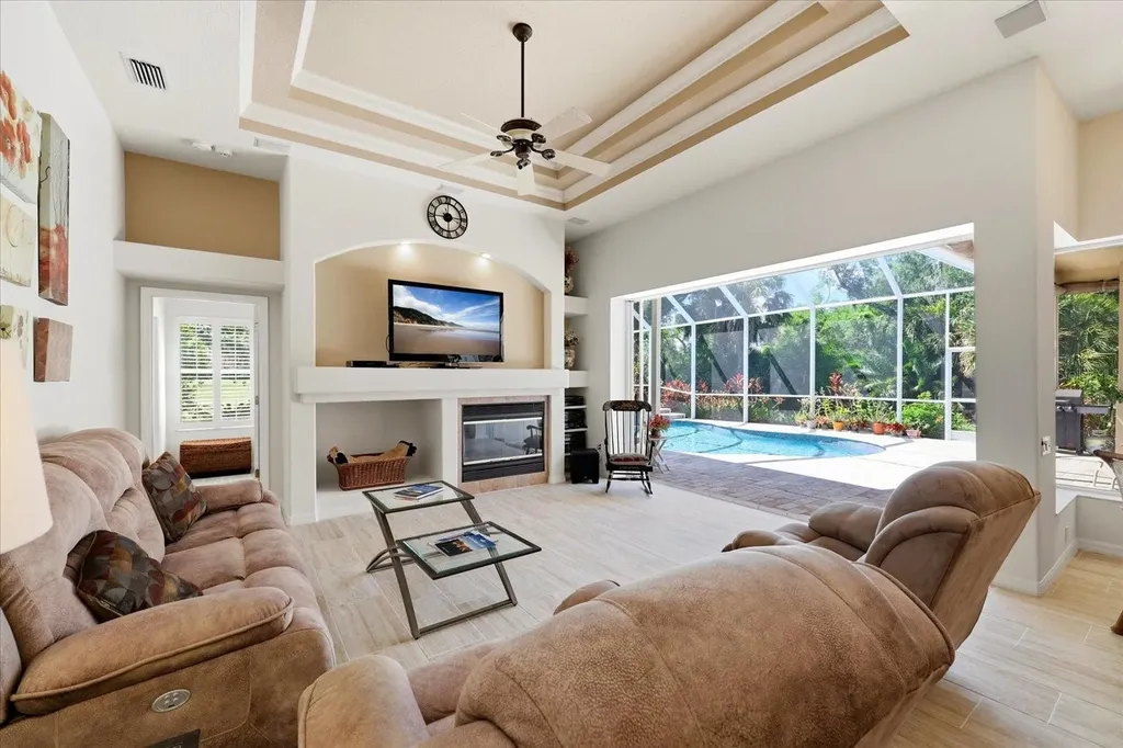 10010 Cherry Hills Avenue Circle Bradenton FL 34202