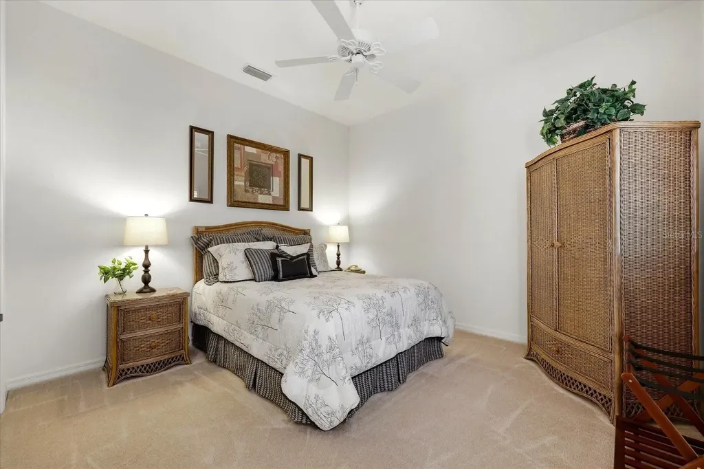10010 Cherry Hills Avenue Circle Bradenton FL 34202