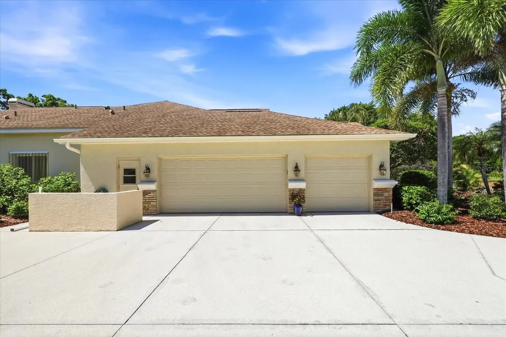 10010 Cherry Hills Avenue Circle Bradenton FL 34202