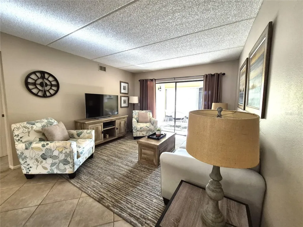 50 Woodlake Place Oldsmar FL 34677