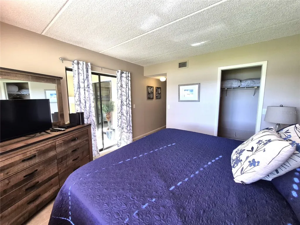 50 Woodlake Place Oldsmar FL 34677
