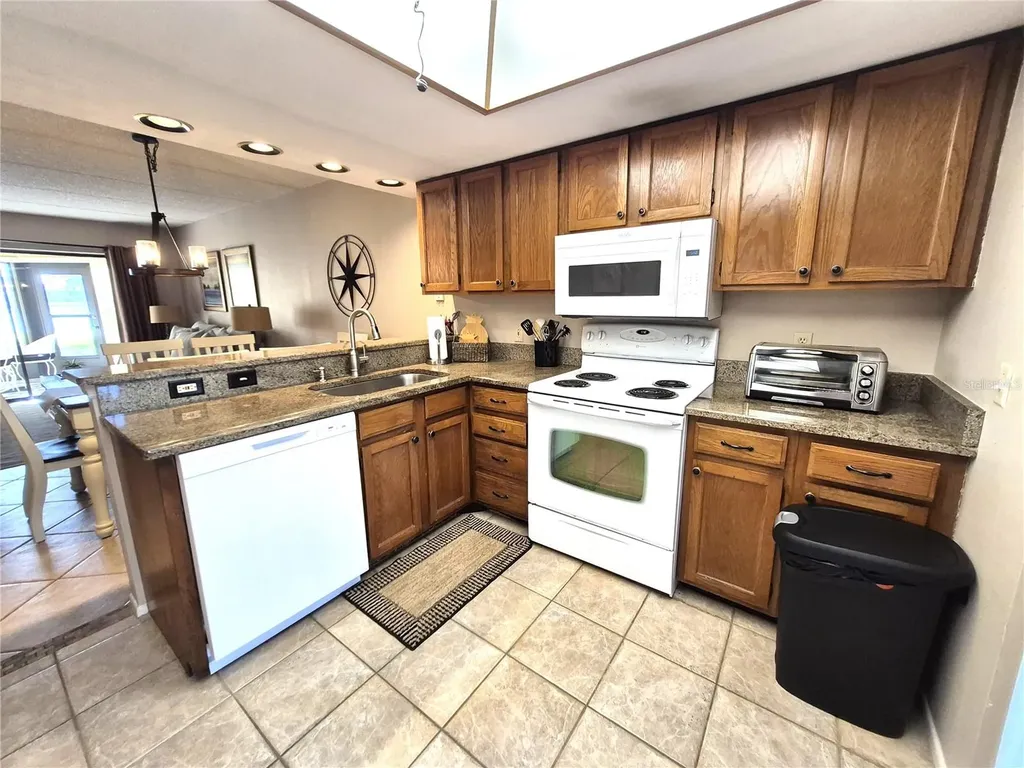 50 Woodlake Place Oldsmar FL 34677