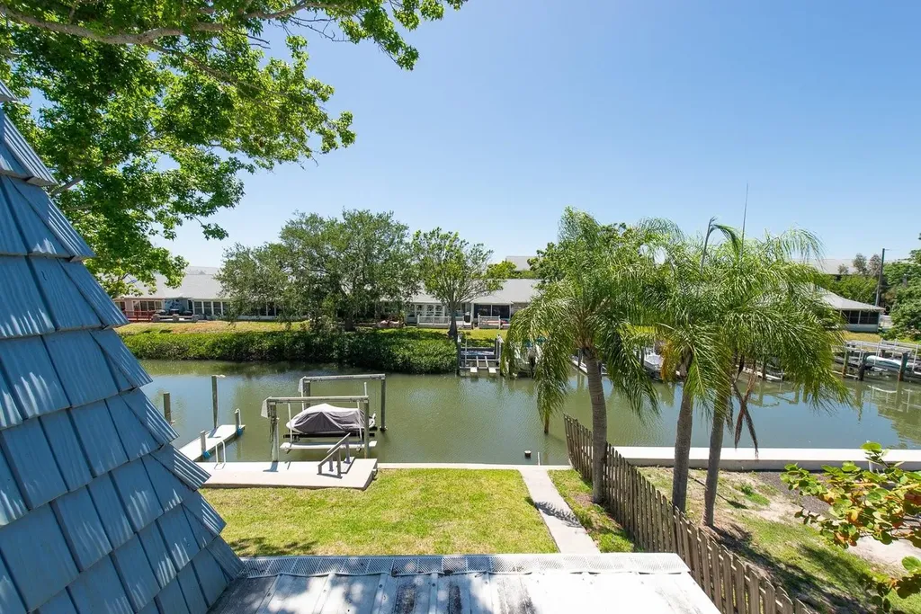 9476 Tradewinds Avenue Seminole FL 33776
