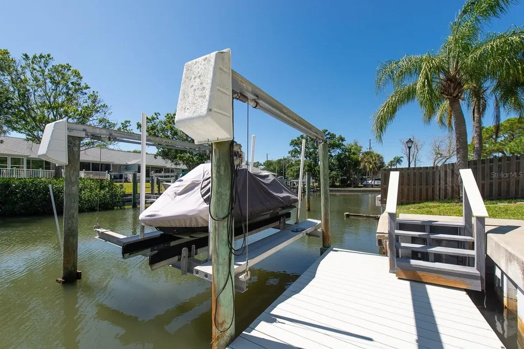 9476 Tradewinds Avenue Seminole FL 33776