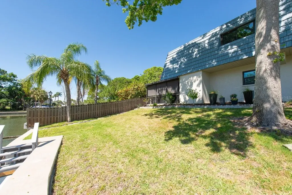 9476 Tradewinds Avenue Seminole FL 33776