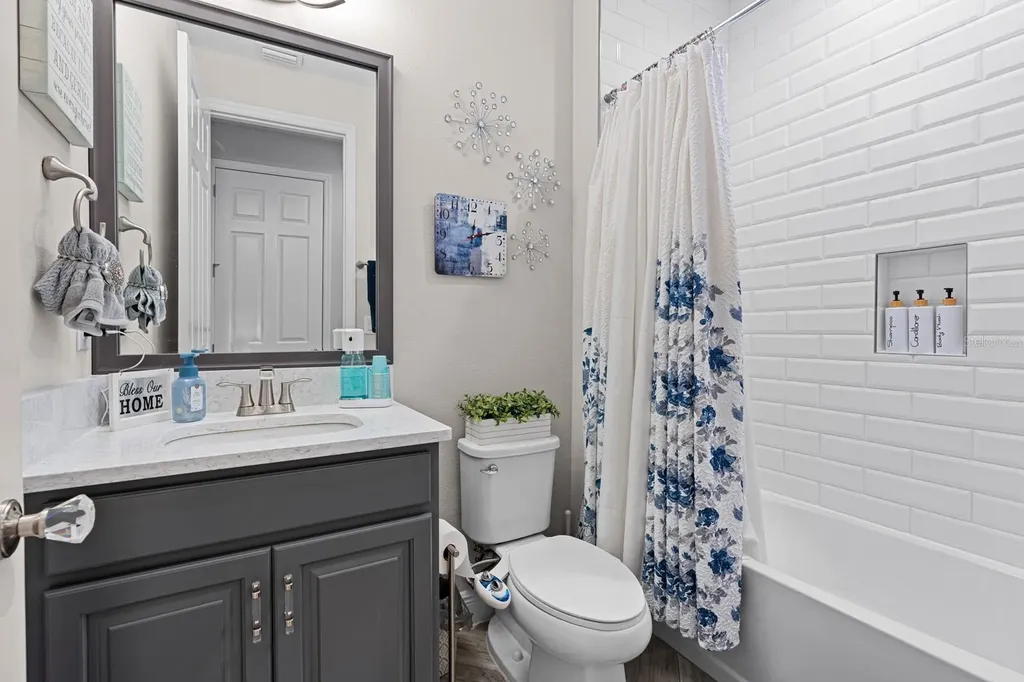 7702 Paradiso Drive Apollo Beach FL 33572
