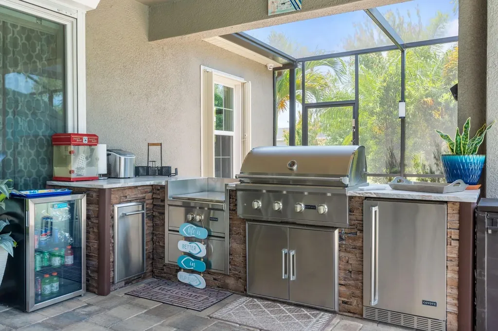 7702 Paradiso Drive Apollo Beach FL 33572