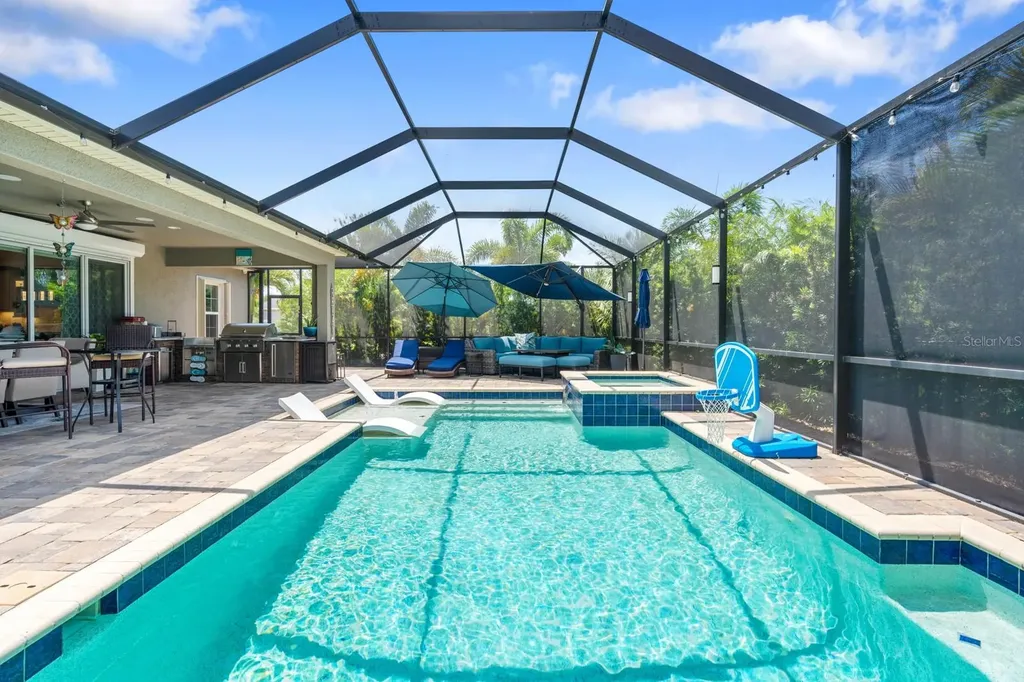 7702 Paradiso Drive Apollo Beach FL 33572
