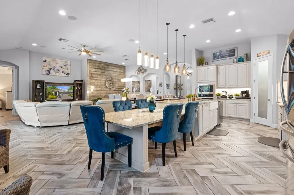 7702 Paradiso Drive Apollo Beach FL 33572