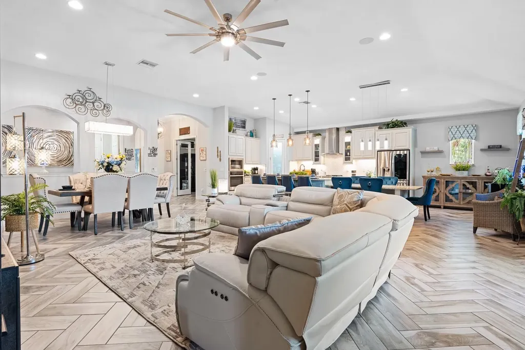 7702 Paradiso Drive Apollo Beach FL 33572