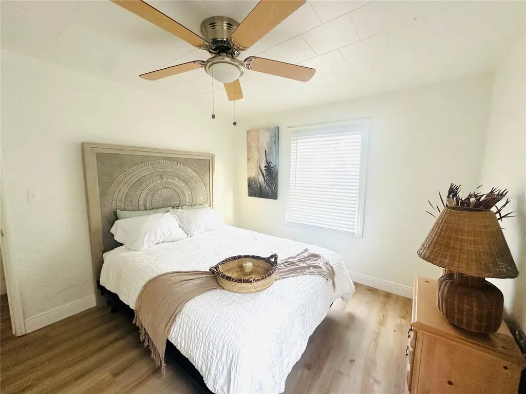 4811 Emerson Avenue S St Petersburg FL 33711
