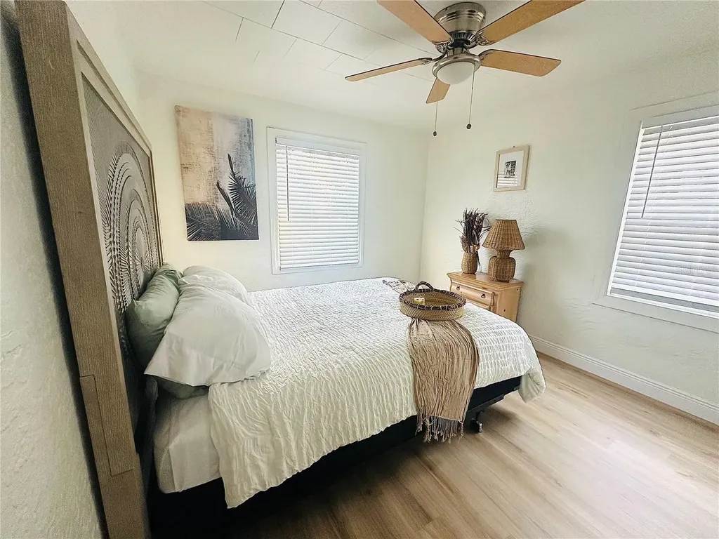 4811 Emerson Avenue S St Petersburg FL 33711
