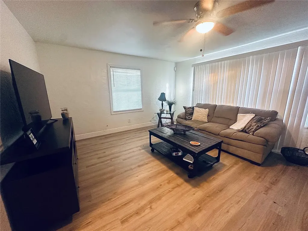 4811 Emerson Avenue S St Petersburg FL 33711