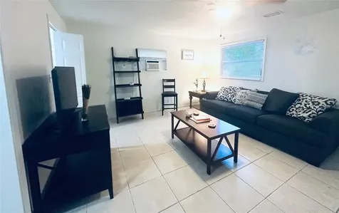 4811 Emerson Avenue S St Petersburg FL 33711