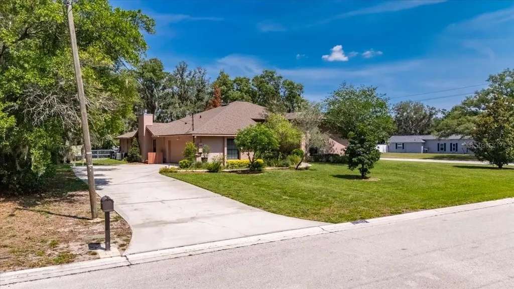 11214 Leprechaun Drive Riverview FL 33569