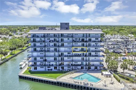 101 N Riverside Drive New Smyrna Beach FL 32168