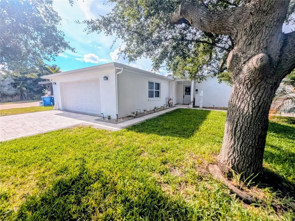 1549 Delaware Avenue NE St Petersburg FL 33703