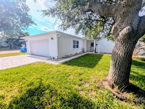 1549 Delaware Avenue NE St Petersburg FL 33703