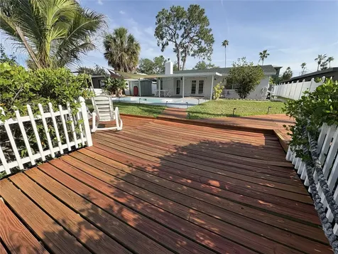 1549 Delaware Avenue NE St Petersburg FL 33703