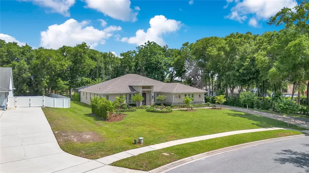 1107 Palm Cove Drive Orlando FL 32835