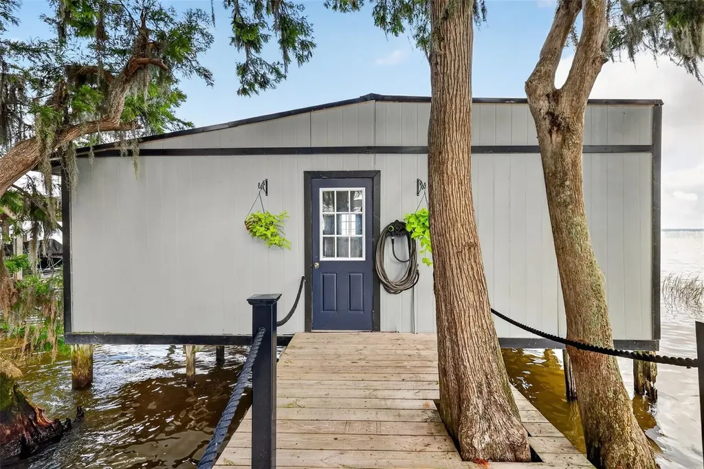 32739 Lake Eustis Drive Tavares FL 32778