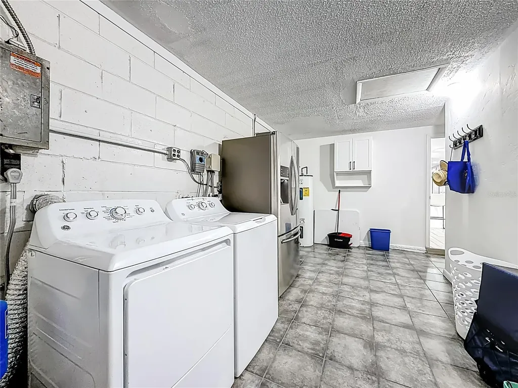 2449 66th Avenue S St Petersburg FL 33712