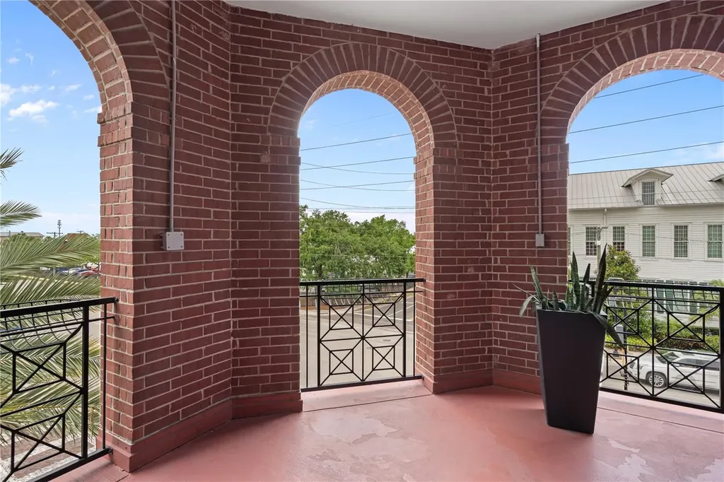 1810 E Palm Avenue Tampa FL 33605