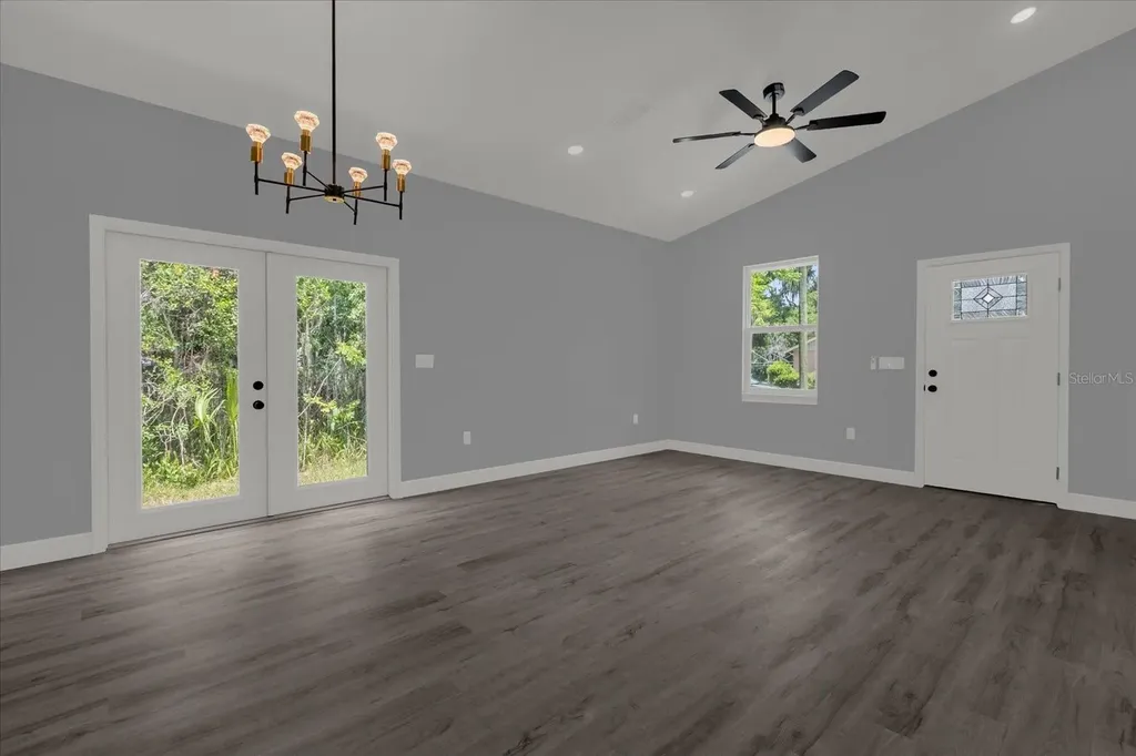 1126 S Thompson Avenue Deland FL 32720