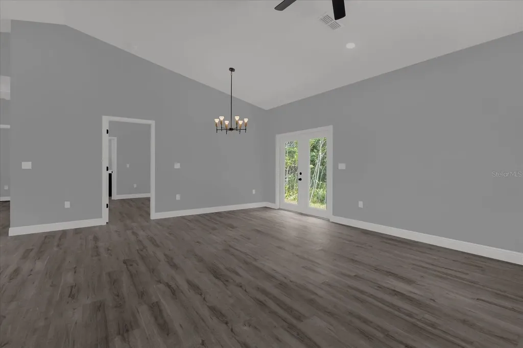 1126 S Thompson Avenue Deland FL 32720
