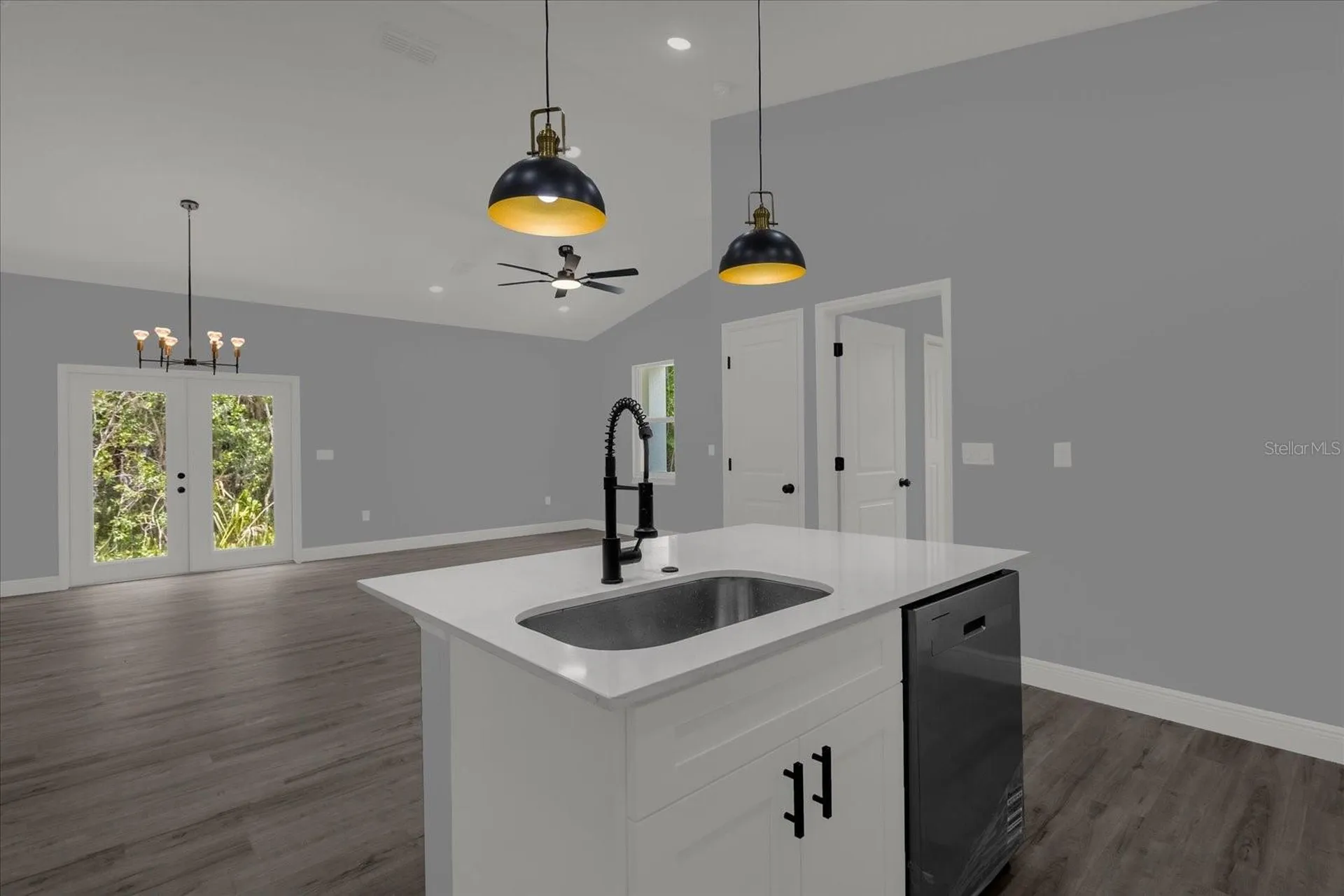 1126 S Thompson Avenue Deland FL 32720
