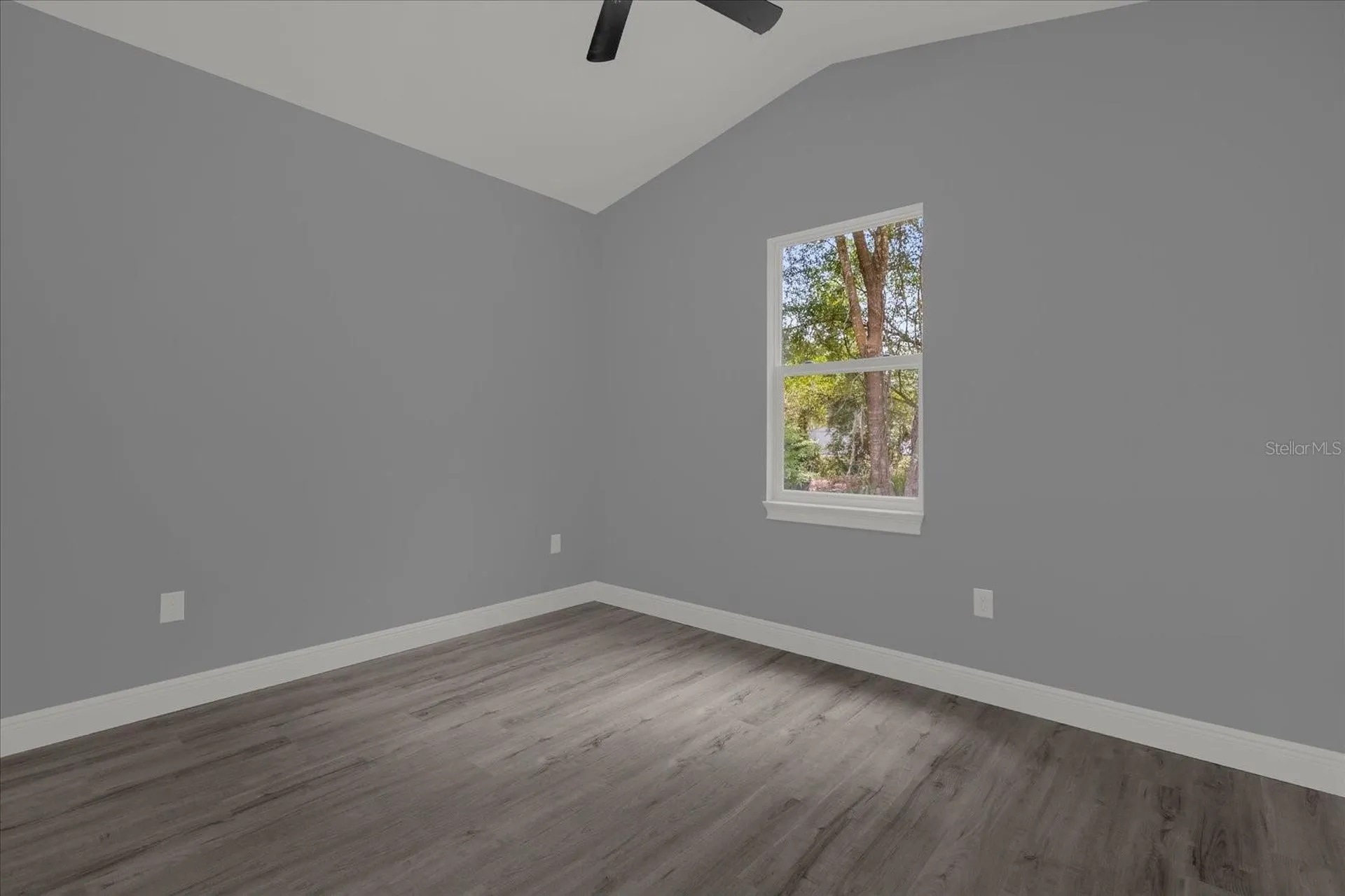 1126 S Thompson Avenue Deland FL 32720
