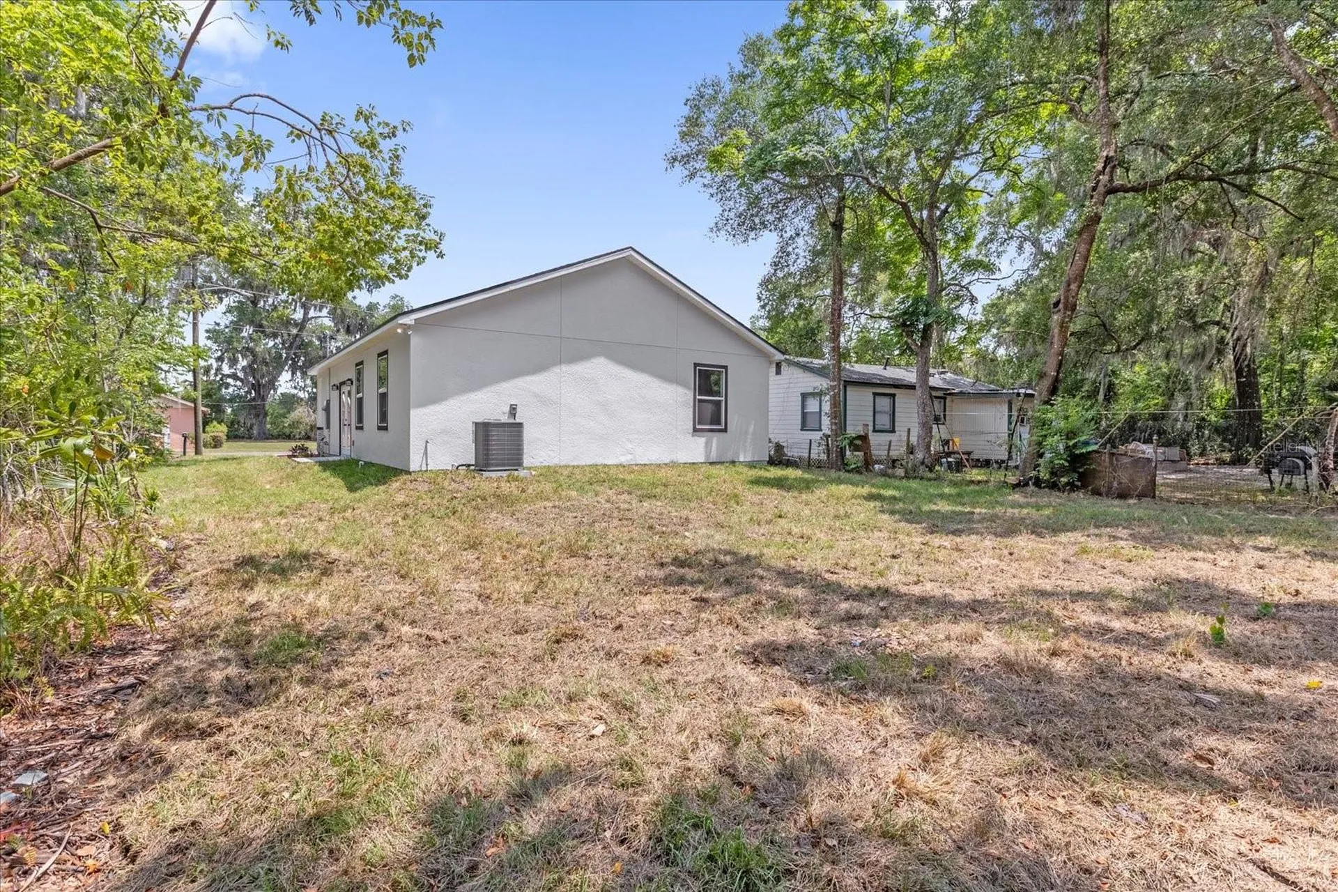 1126 S Thompson Avenue Deland FL 32720