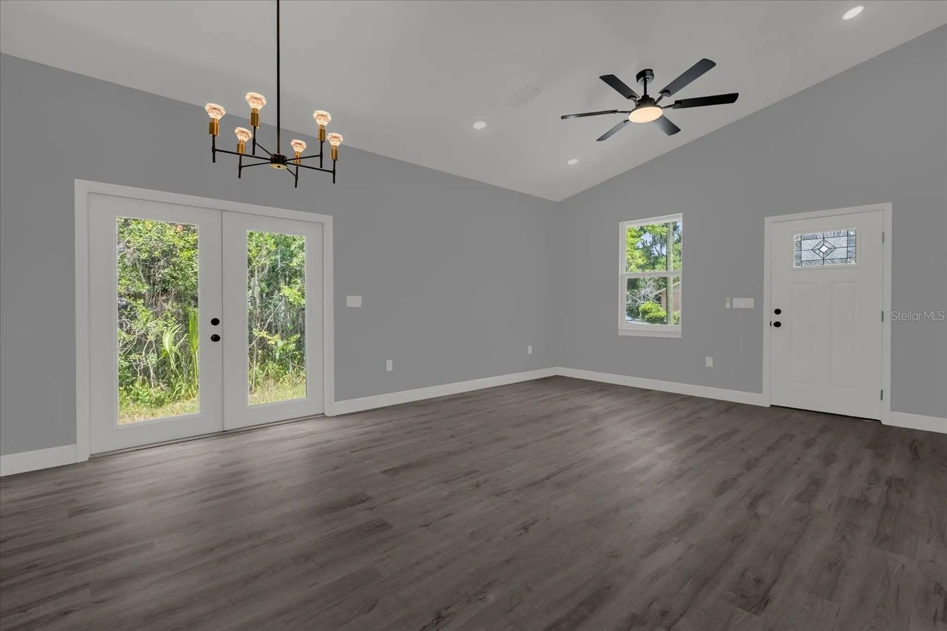 1126 S Thompson Avenue Deland FL 32720