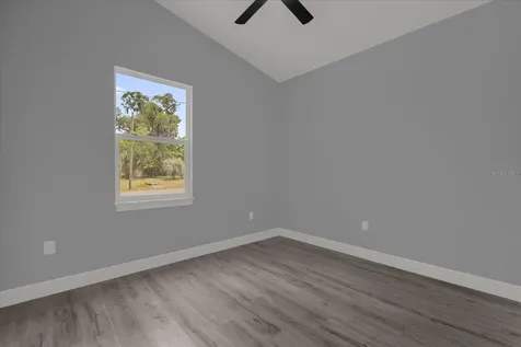 1126 S Thompson Avenue Deland FL 32720